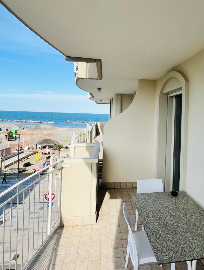 Residence Frontemare Rimini Exterior photo