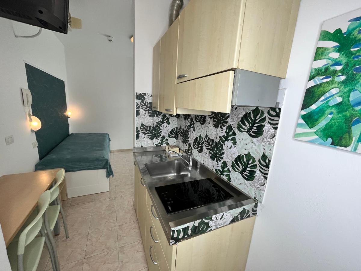 Residence Frontemare Rimini Exterior photo