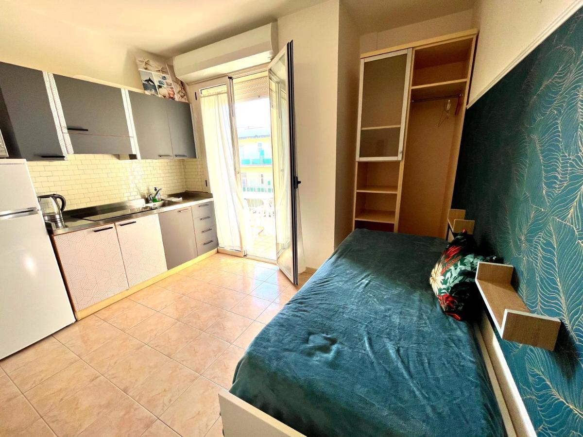 Residence Frontemare Rimini Exterior photo