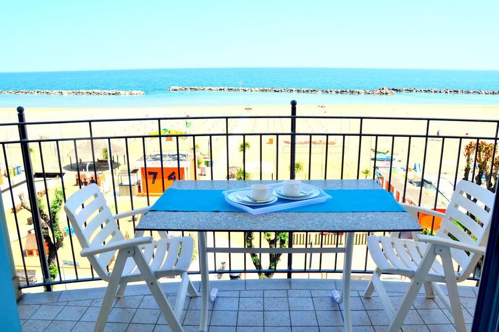 Residence Frontemare Rimini Exterior photo